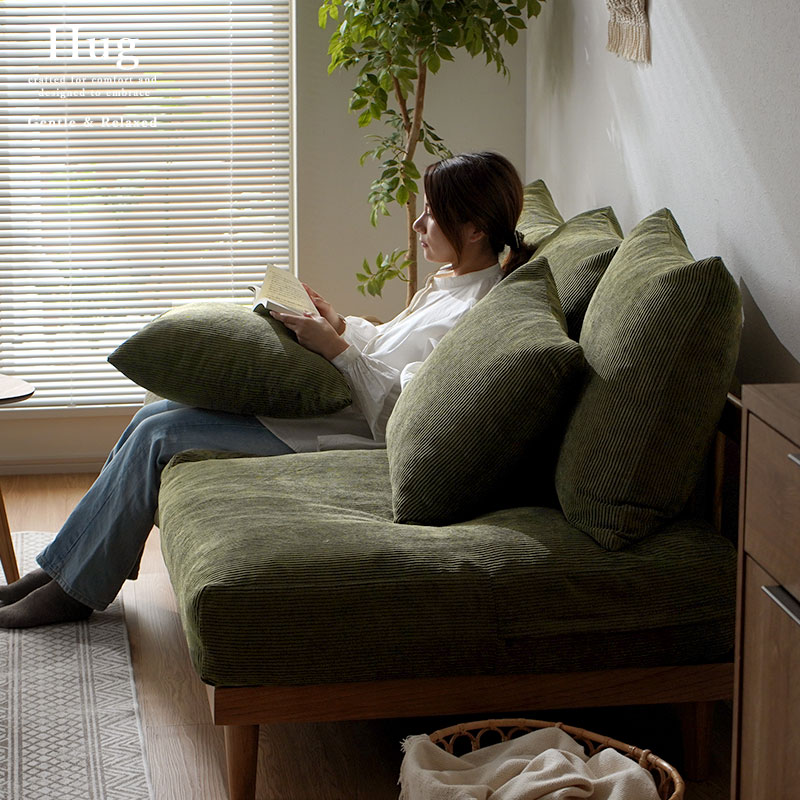 Hug 天然木ソファ 斜めアングル画像