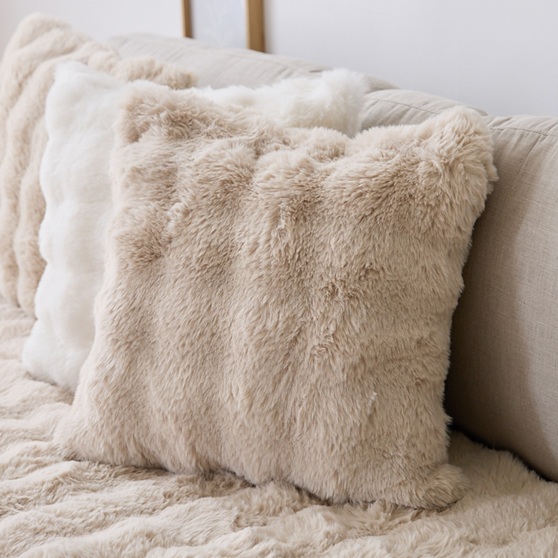 ファー素材クリーム色クッション もこもこラビットファー クッションカバー 45×45cm Puff｜ユニット